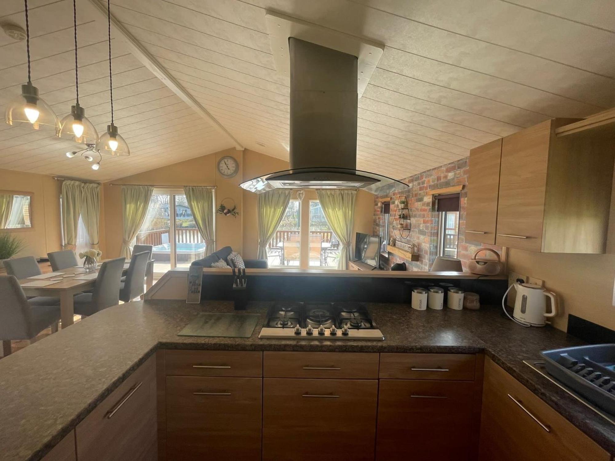 Luxury Lakeside Lodge L1 With Hot Tub Situated At Tattershall Lakes Country Park المظهر الخارجي الصورة