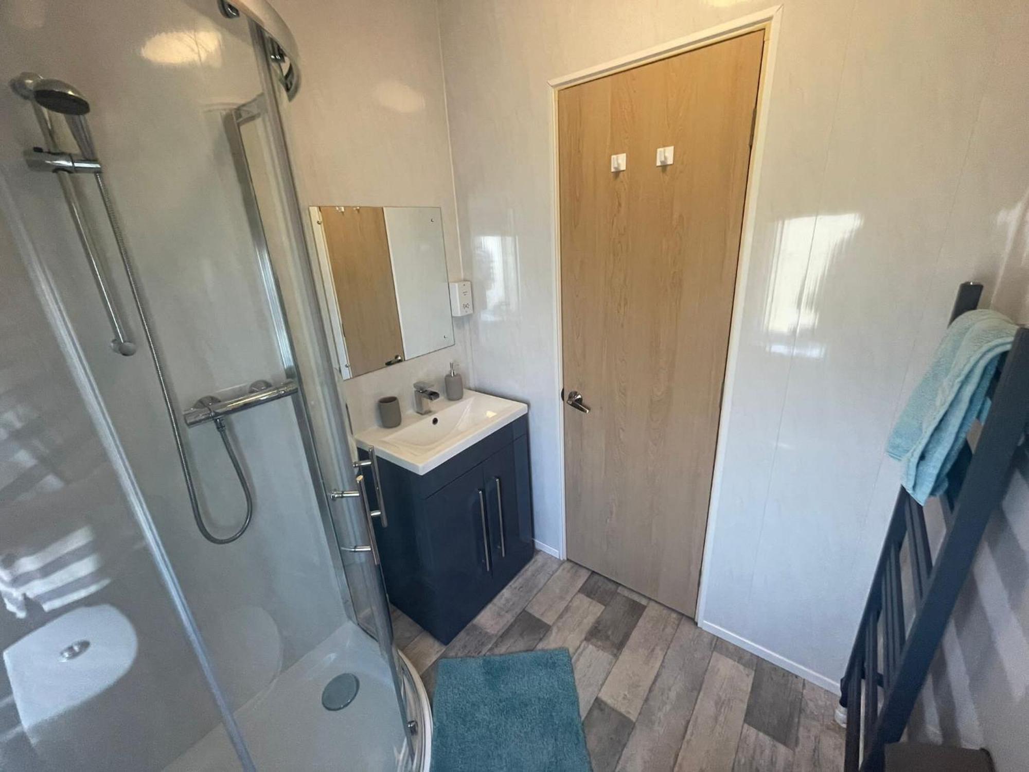Luxury Lakeside Lodge L1 With Hot Tub Situated At Tattershall Lakes Country Park المظهر الخارجي الصورة